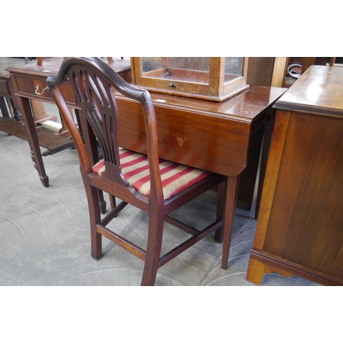 2181 - A 19th Century mahogany table and chair