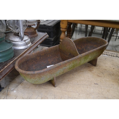 2019 - A cast iron food trough