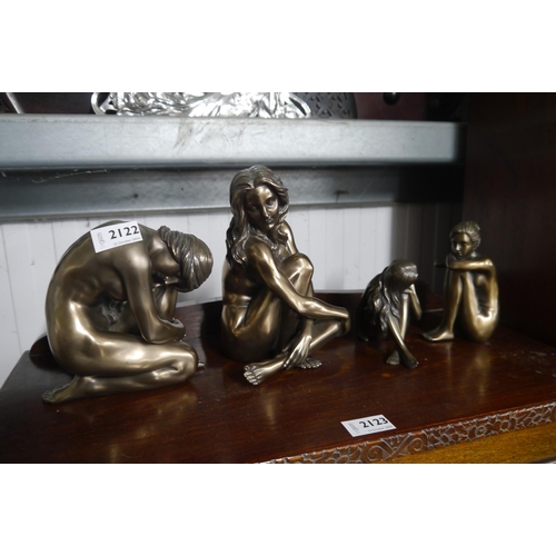 2122 - Four resin bronze figure's