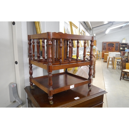 2172 - A mahogany reproduction Canterbury