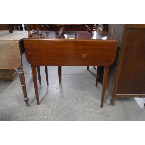 2181 - A 19th Century mahogany table and chair