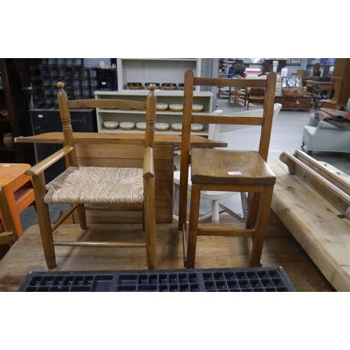 2276 - Two children's chairs