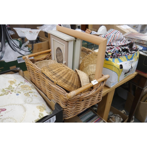 2401 - Basket, mirror etc