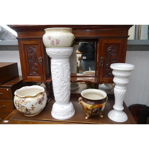 2419 - Three ceramic jardinere pots and two jardinere stands