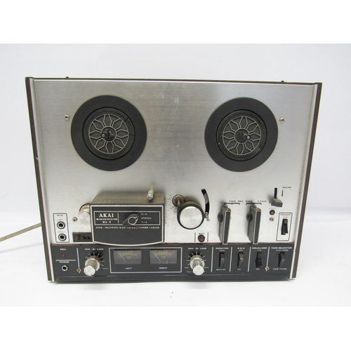 7404 - An Akai 4000DS Mk II reel to reel tape recorder, serial no. 31151-03188