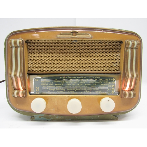 7301 - A vintage French valve radio with decorative light-up columns to front