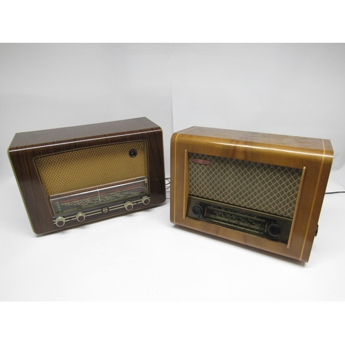 7325 - Two mid 20th Century wooden cased valve radios to include Philips 413A/15 and Pye P75 (2)