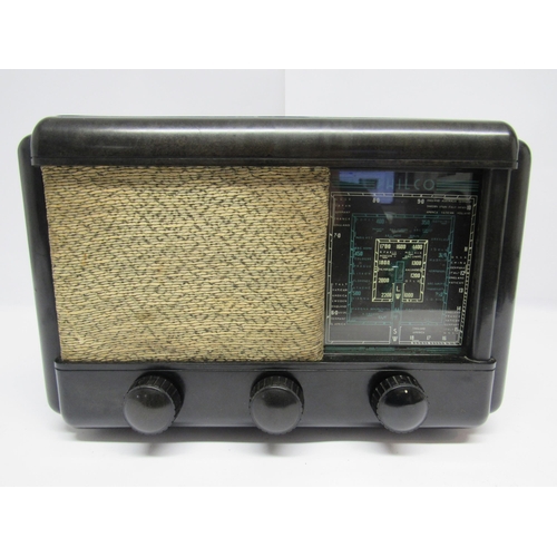 7323 - A 1940s Philco A530 valve radio in black Bakelite case