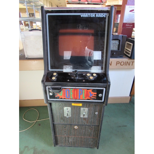 7423 - A Vartek Kadet 'Videoplay' vintage arcade video game cabinet, approx. 141cm tall x 50cm wide x 59cm ... 