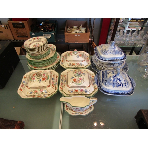 1482 - A small quantity of blue and white china to include two lidded tureens together with a quantity of C... 