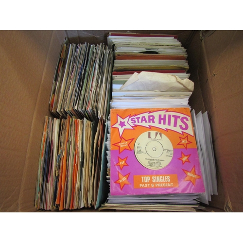 1498 - A box of 1970's and 80's vinyl 7