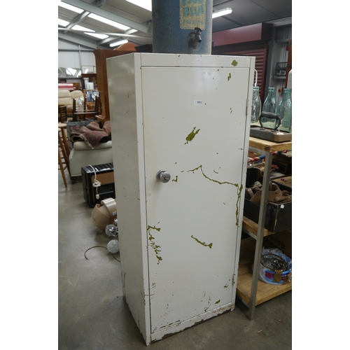 2053 - A 5' tall painted metal workshop cabinet with adjustable shelved inrteriror