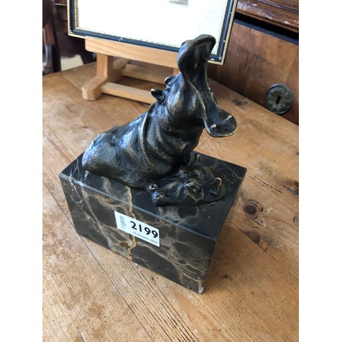 2199 - A bronze of two hippos in water, on marble plinth