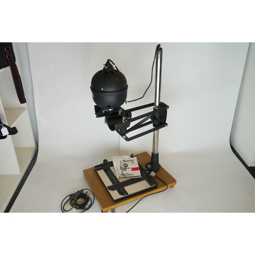 6056 - A Leitz Focomat iC Enlarger with manual