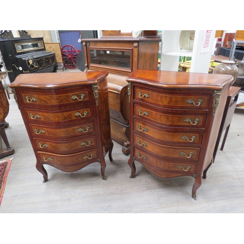 4099 - A pair of 20th/21st Century French walnut serpentine chests of five drawers on cabriole fore legs, 1... 