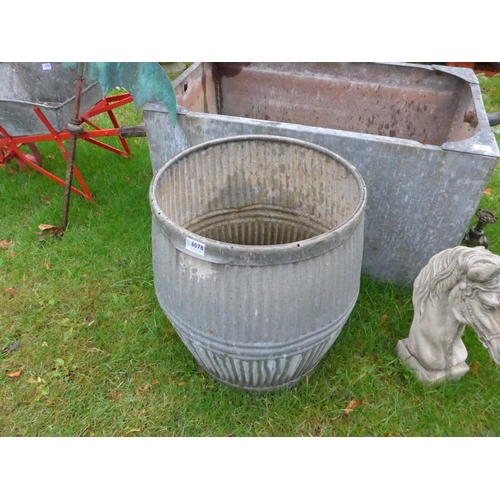 8078 - A galvanised dolly tub