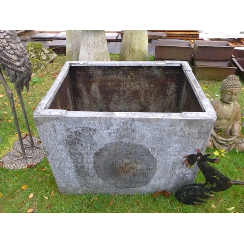 8093 - A riveted galvanised tank with tap, 72cm x 56cm x 54cm