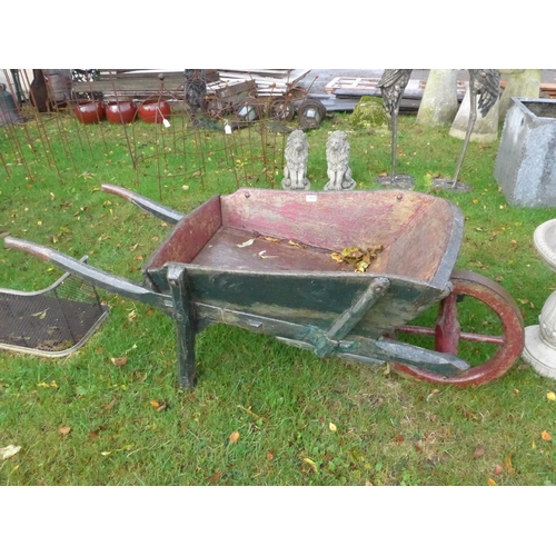 8121 - A wooden wheelbarrow