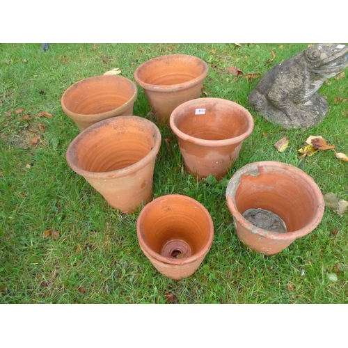 8131 - Seven terracotta pots, mixed sizes