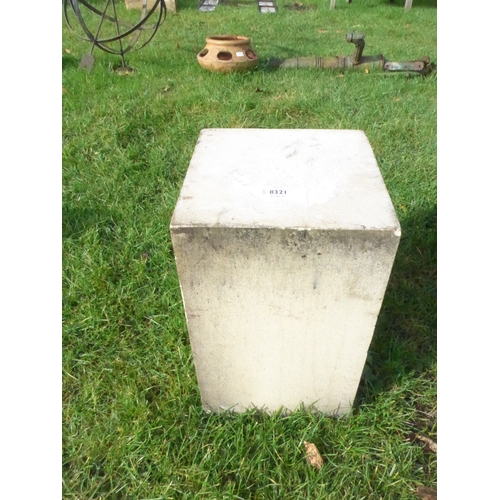 8321 - A square sandstone plinth