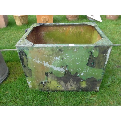 8383 - A riveted galvanised water tank, 73cm x 56cm x 55cm