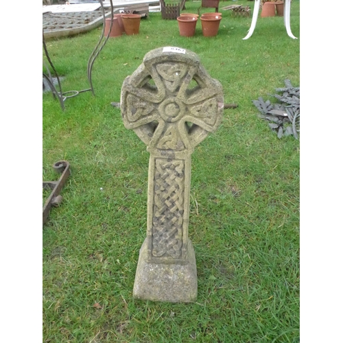 8462 - A composition Celtic style cross garden ornament, 60cm tall