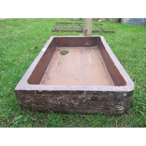 8463 - A Hosea, Tugby & Co shallow glazed sink with incised border