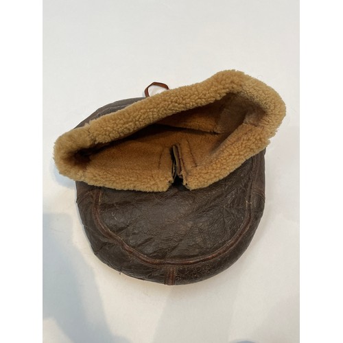 9011 - A scarce WWII RAF foot warmer, sheepskin and leather, possibly Irvin