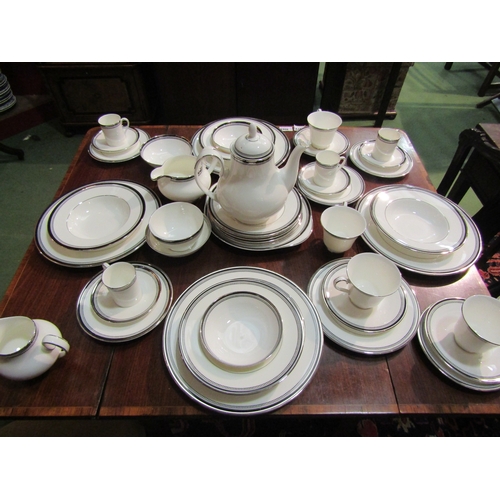 4064 - A collection of Royal Doulton 'Sarabande' pattern dinner, tea and coffee wares to include teapot, di... 