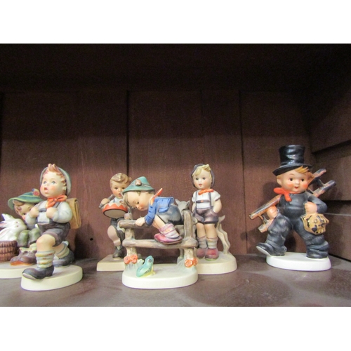 4140 - A collection of Goebel Hummel figurines (11)