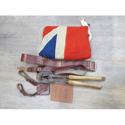 9176 - DISS DRILL HALL INTEREST: A relic Union Flag and ‘Skill at Arms’ booklet, both found at Sunnyside Dr... 