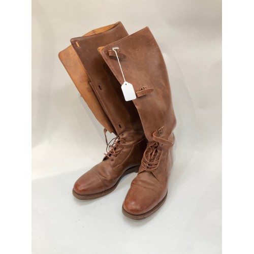 9022 - A pair of WWI British brown leather officer's boots