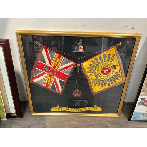 9076 - NORFOLK REGIMENT INTEREST: An early 20th Century Norfolk Regiment silk embroidery of crossed flags w... 