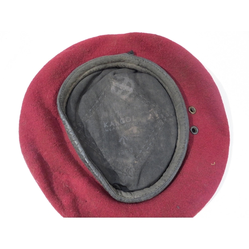 9196 - A Parachute Regiment 1948 dated beret with owner's National Service Medal named to 21067152 PTE. L.W... 