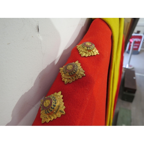 9093 - NORFOLK REGIMENT INTEREST: An early 20th Century Norfolk Militia mess dress jacket and waistcoat, to... 