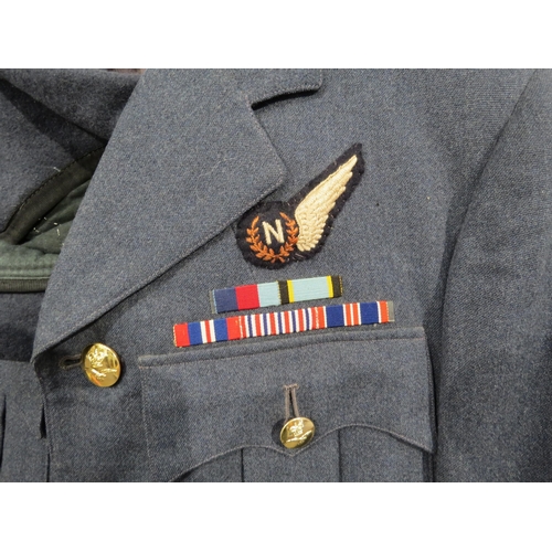 9095 - A post-war RAF Polish navigator's uniform