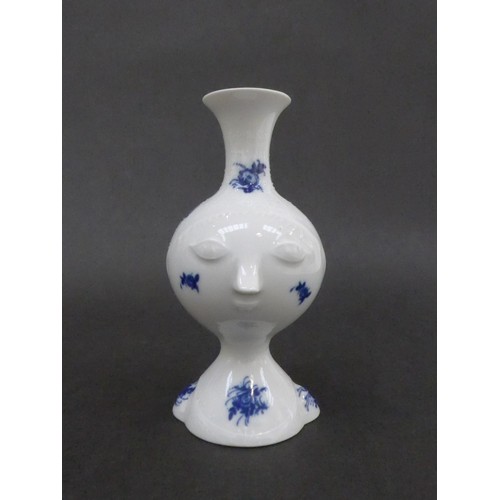 7179 - A Rosenthal porcelain candle holder. Studio Linie, 'Form Romanze'.  White gloss glaze with blue pain... 