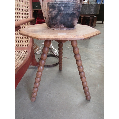 2007 - A Victorian oak hexagonal top gypsey table on bobbin legs