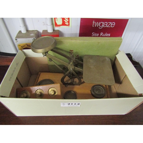 2114 - A set of vintage postal scales and weights