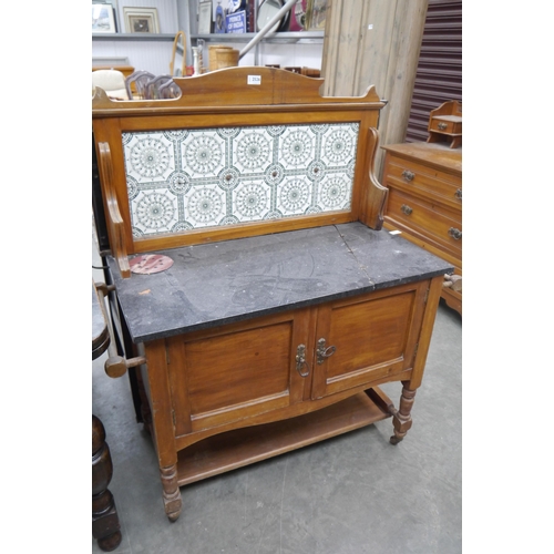 2526 - An Edwardian satinwood washstand, marble a/f