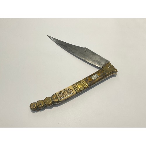 9521 - A 19th Century Spanish Navaja folding knife with steel blade stamped 'Beauvoir' with trademark bone ... 