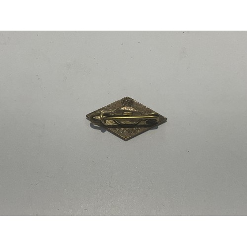 9533 - A Third Reich era German Hitler Youth badge, enamel membership pin