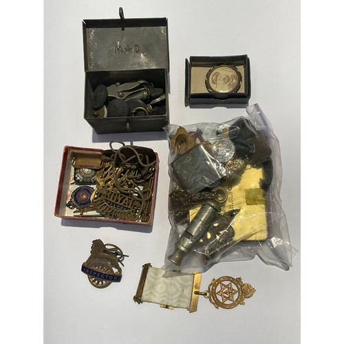 9544 - A quantity of military badges and insignia including Royal Norfolk shoulder titles, RAF cap badge, w... 