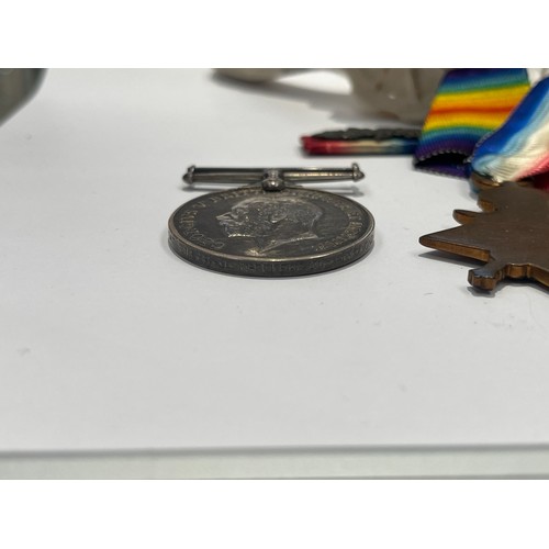 9541 - A WWI 1915 metal trio, star marks unclear, BWM named to 4247 PTE. H.J. WHITBREAD 13-LOND. R., togeth... 