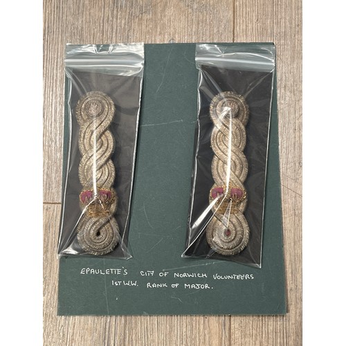 9540 - A pair of WWI City of Norwich Volunteers epaulettes for the rank of Major, silver wire thread