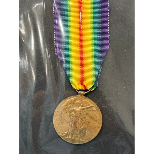 9447 - NORFOLK REGIMENT INTEREST: Four WWI Victory medals named to 25227 PTE. E.E. BAILEY NORF. R., 8493 PT... 