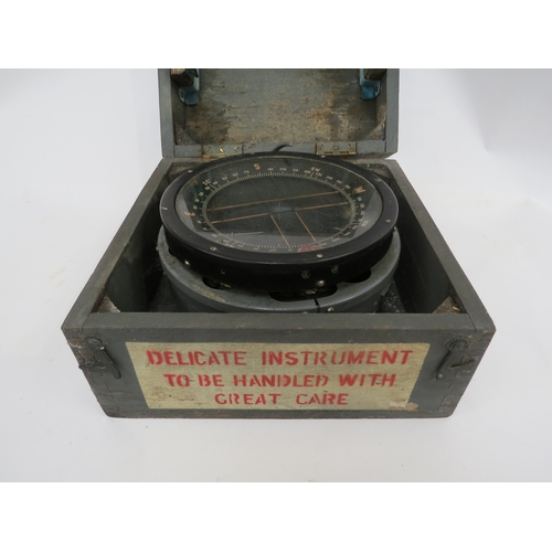 9276 - A WWII P10 aircraft compass with original case