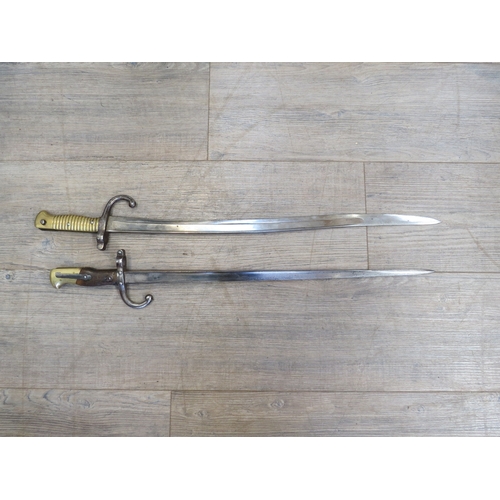 9333 - A French Chassepot bayonet together with a Gras bayonet, no scabbards