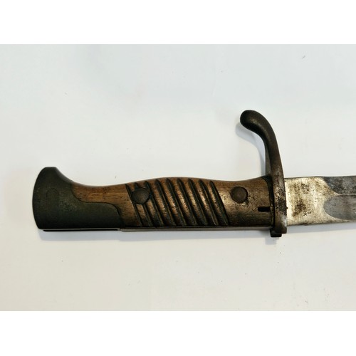 9341 - A WWI German Mauser bayonet, with steel scabbard and leather frog