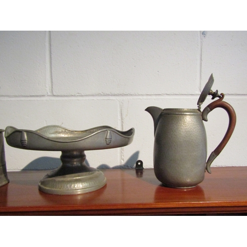 1008 - Four pieces of pewter including 